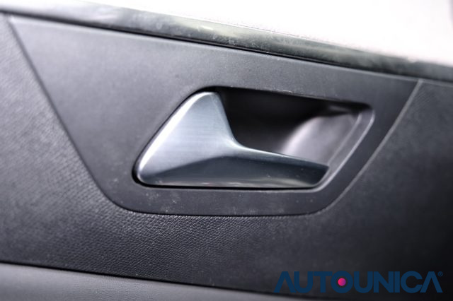 PEUGEOT 5008 usata, con Sistema di chiamata d