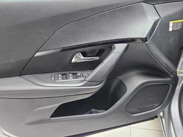 PEUGEOT 2008 usata, con Vetri oscurati