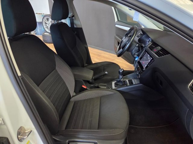 SKODA Octavia usata, con Bracciolo