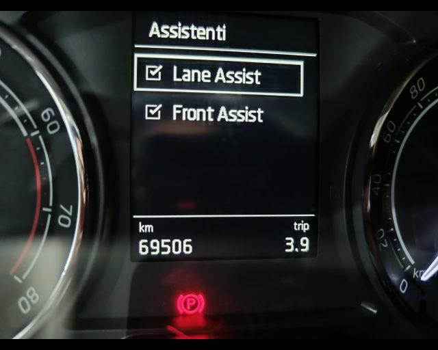 SKODA Kamiq usata, con Sedile posteriore sdoppiato