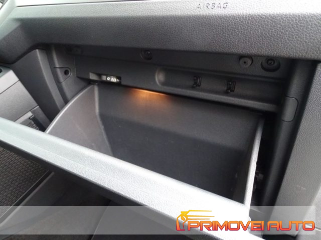 VOLKSWAGEN Touran usata, con Bluetooth
