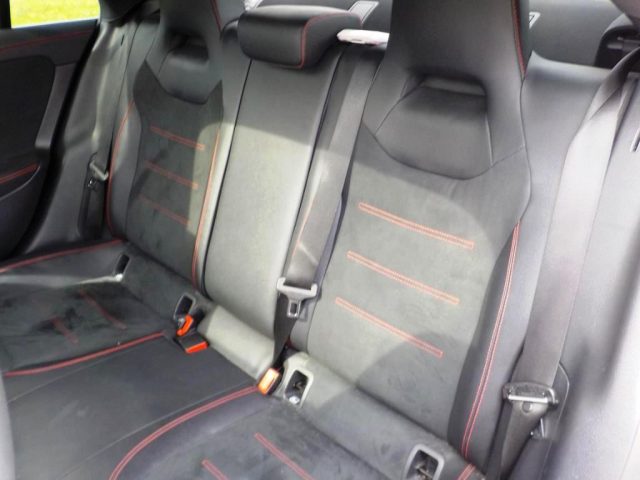 MERCEDES-BENZ CLA 180 usata, con USB