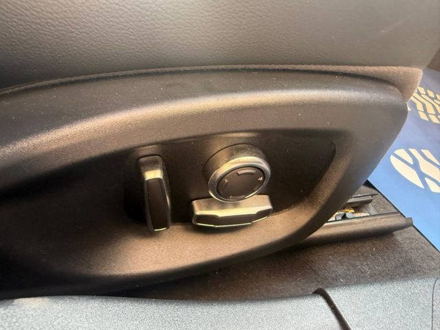JAGUAR XE usata, con Fari Xenon