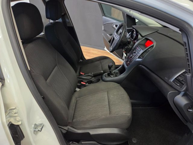 OPEL Astra usata, con Servosterzo