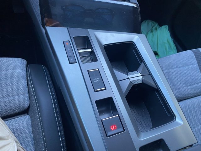 OPEL Grandland usata, con Autoradio digitale