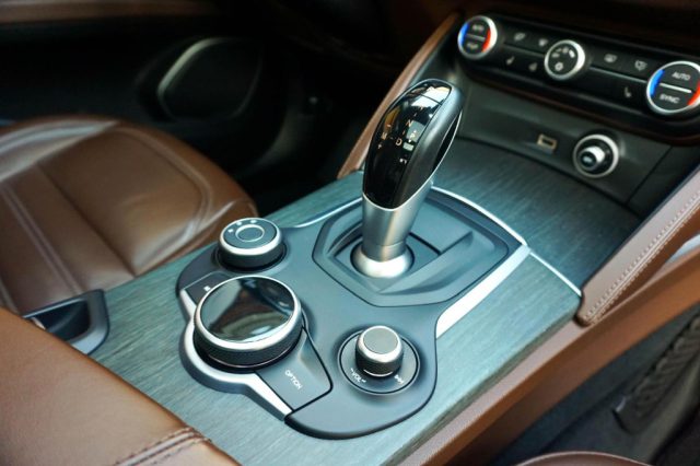 ALFA ROMEO Stelvio usata, con Servosterzo
