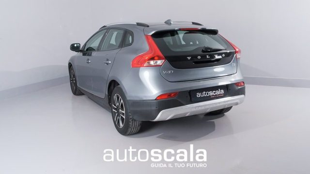 VOLVO V40 Cross Country usata, con Fari LED