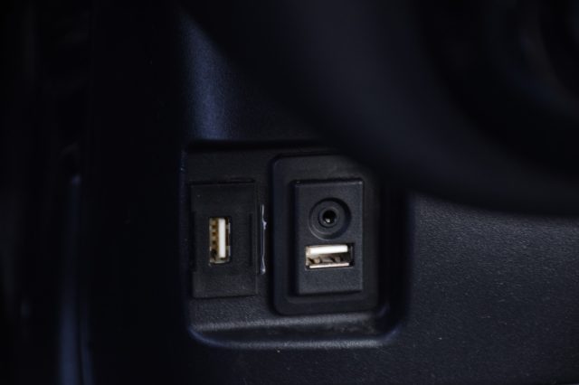CITROEN C-Zero usata, con USB