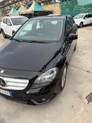 MERCEDES-BENZ B 180 usata, con Alzacristalli elettrici