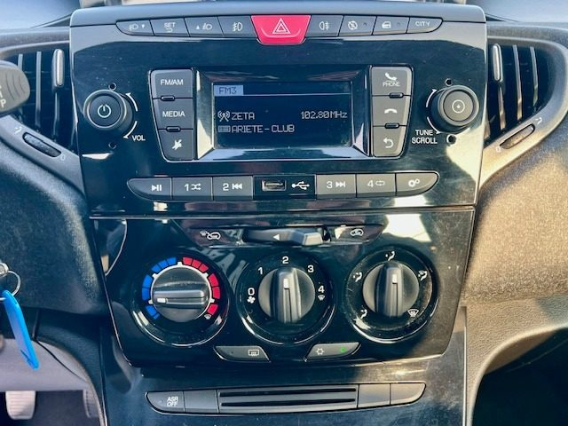 LANCIA Ypsilon usata, con Volante multifunzione