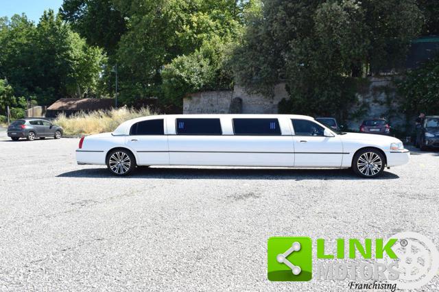 LINCOLN Town Car usata 5