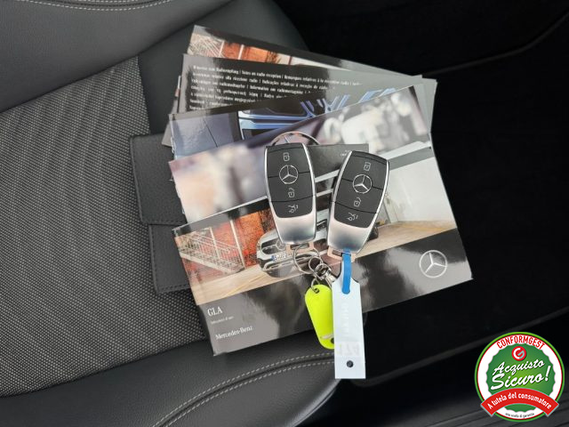 MERCEDES-BENZ GLA 180 usata, con Sedile posteriore sdoppiato
