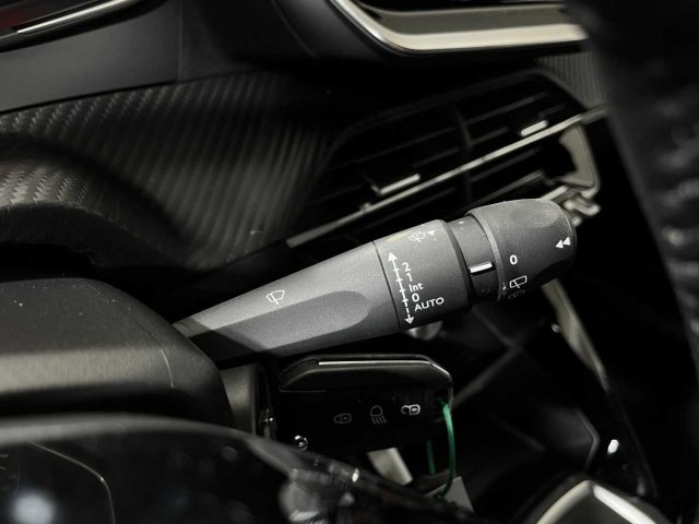 PEUGEOT 2008 usata 26