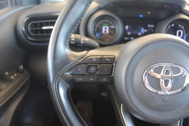TOYOTA Yaris usata, con Airbag testa
