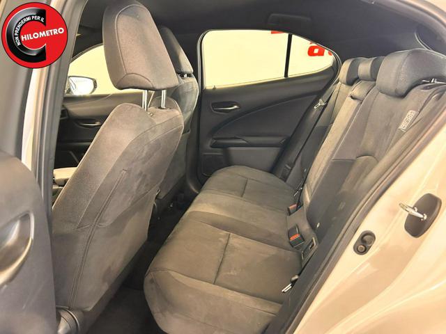 LEXUS UX 250h usata, con ESP