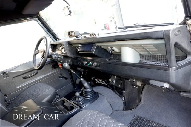 LAND ROVER Defender usata 12
