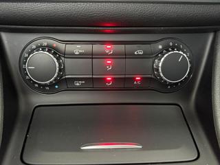 MERCEDES-BENZ GLA 180 usata, con Sedile posteriore sdoppiato