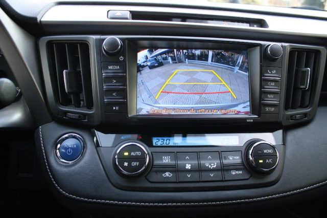 TOYOTA RAV 4 MY23 usata, con Fendinebbia