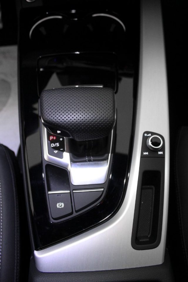 AUDI A4 usata, con Autoradio