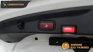 MERCEDES-BENZ E 220 usata, con Portellone posteriore elettrico