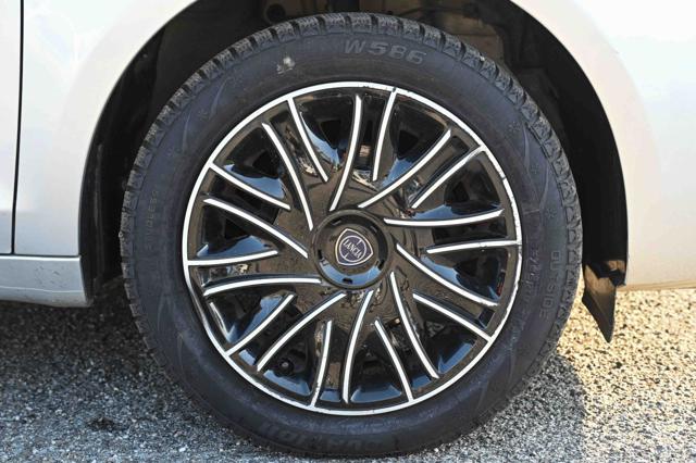 LANCIA Ypsilon usata, con Fendinebbia