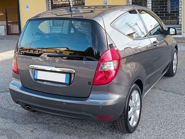 MERCEDES-BENZ A 150 usata, con Divisori per bagagliaio