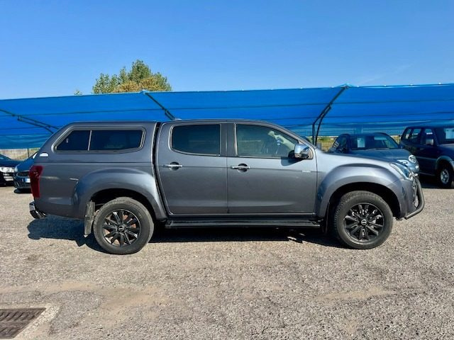 ISUZU D-Max usata, con Autoradio