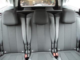 PEUGEOT 5008 usata, con Sedile posteriore sdoppiato