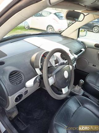 VOLKSWAGEN New Beetle usata 24