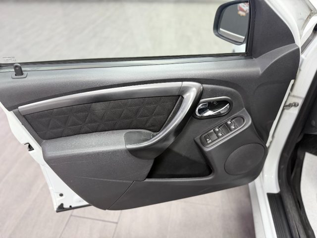 DACIA Duster usata, con USB