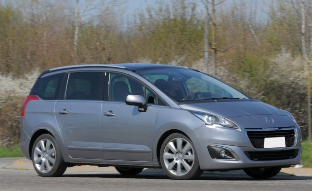 PEUGEOT 5008 usata, con ABS