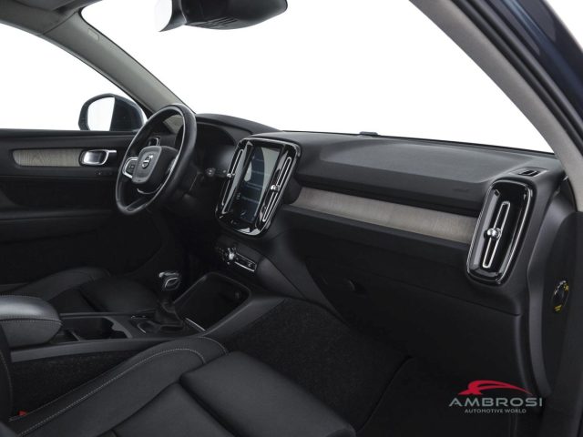 VOLVO XC40 usata 11