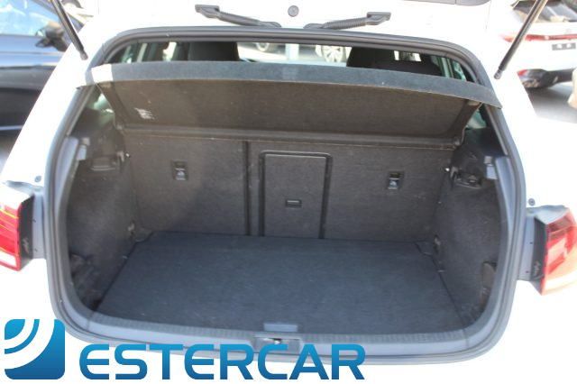VOLKSWAGEN Golf usata, con Touch screen