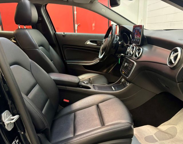MERCEDES-BENZ GLA 200 usata, con Controllo automatico clima