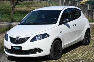 LANCIA Ypsilon usata, con Hill holder