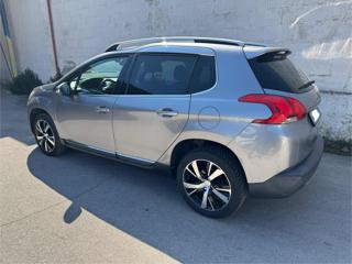 PEUGEOT 2008 usata, con Airbag