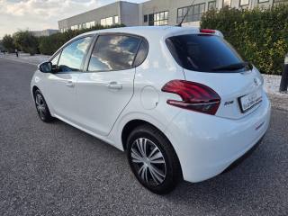 PEUGEOT 208 usata, con Autoradio