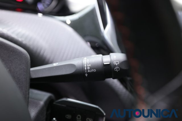 PEUGEOT 2008 usata, con Fari LED