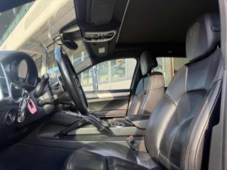 PORSCHE Cayenne usata, con Autoradio