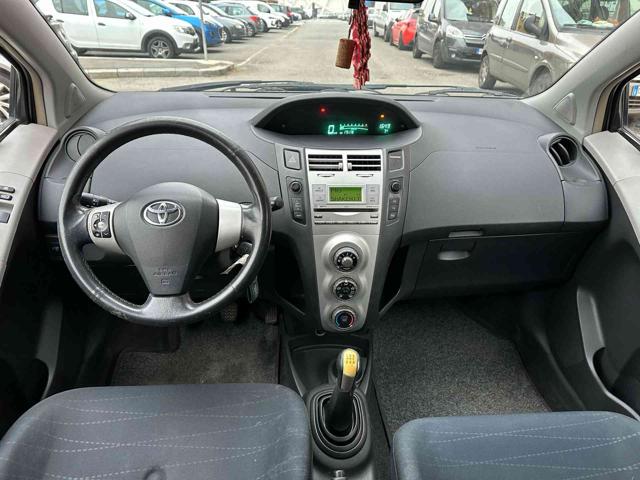 TOYOTA Yaris usata, con Sedile posteriore sdoppiato