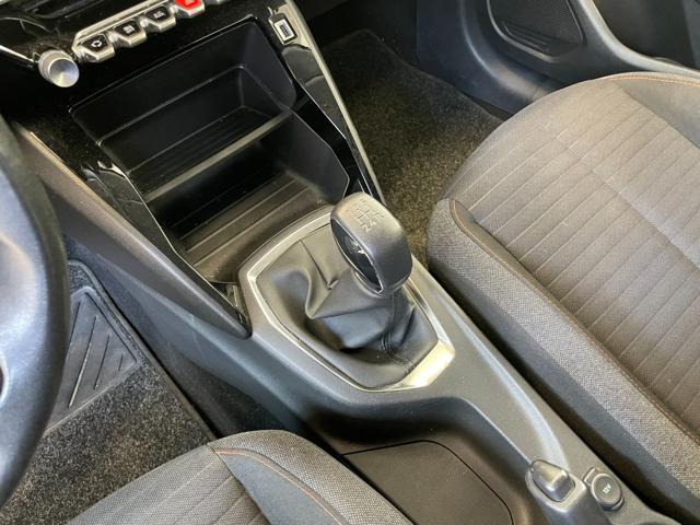 PEUGEOT 208 usata, con USB