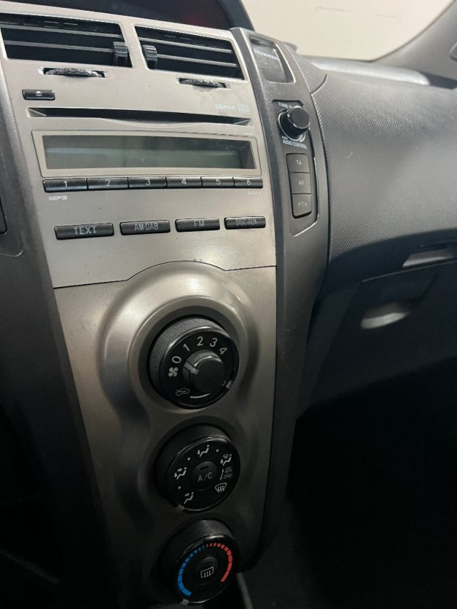 TOYOTA Yaris usata, con Boardcomputer