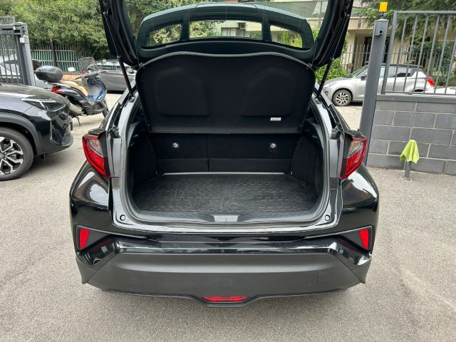 TOYOTA C-HR usata, con Park Distance Control