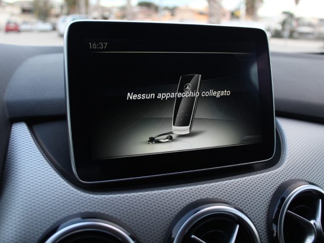 MERCEDES-BENZ B 180 usata, con Isofix
