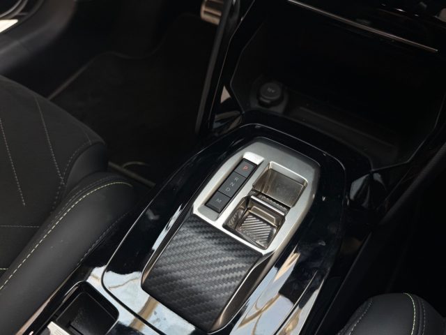 PEUGEOT 208 usata, con Sedile posteriore sdoppiato