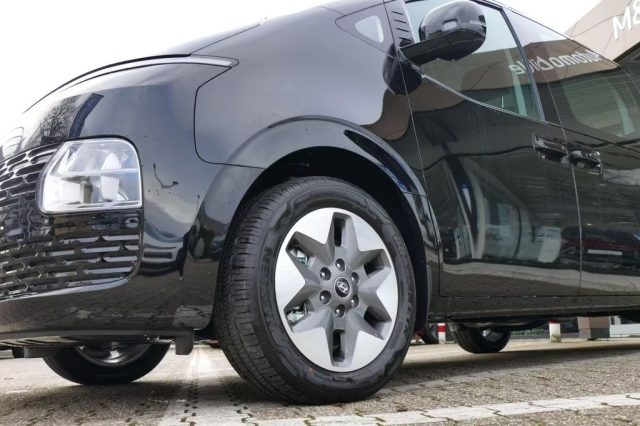 HYUNDAI Staria usata, con ESP