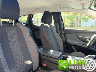 PEUGEOT 3008 usata, con Sensori di parcheggio anteriori
