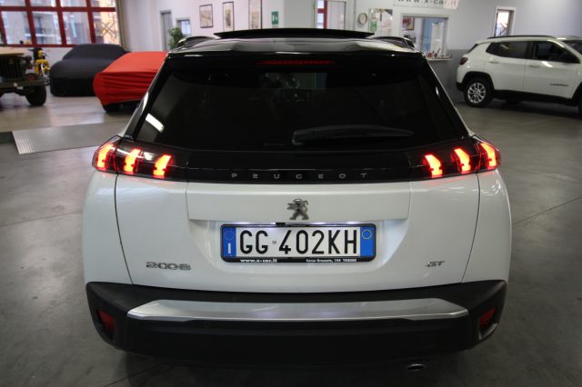 PEUGEOT 2008 usata, con Autoradio