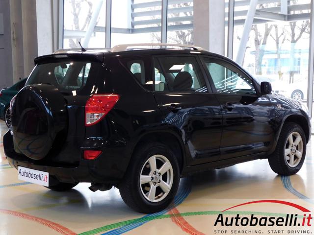 TOYOTA RAV 4 usata, con Park Distance Control