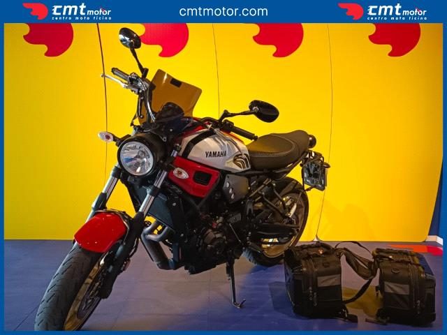 YAMAHA XSR 700 usata 1